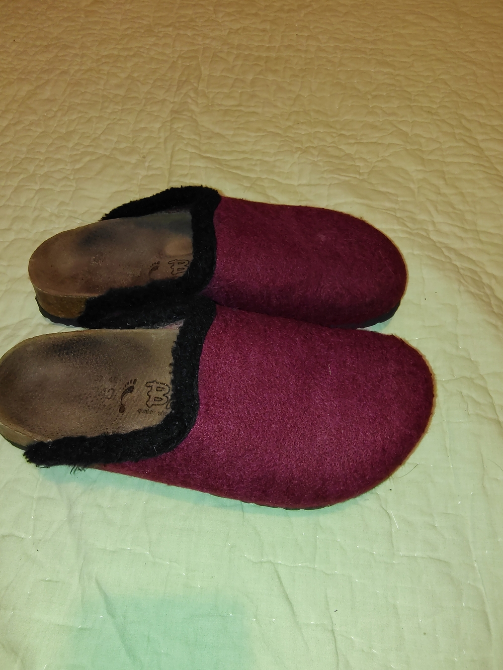 Women's Burgundy Felt Slip-On Slippers with Black Trim